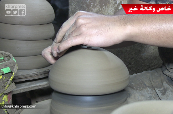 لقلة الإقبال وضعف الاهتمام