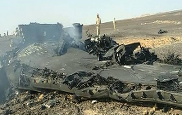 بالفيديو : انتشال الصندوق الاسود للطائرة الروسية بسيناء