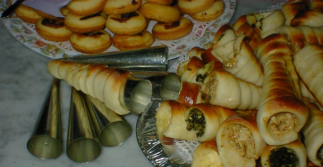 طريقة عمل عجينة الفطائر لجميع أنواع الفطائر والبيتزا