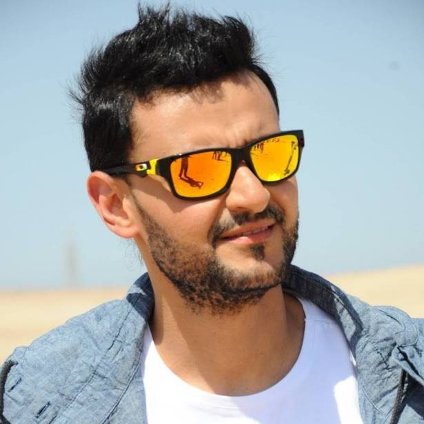 صورة لرامز جلال تثير الجدل.. لن تعرفوه من النظرة الأولى