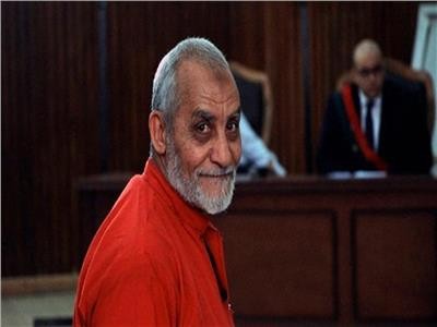 إصدار حكم ببراءة مرشد الأخوان "محمد بديع"