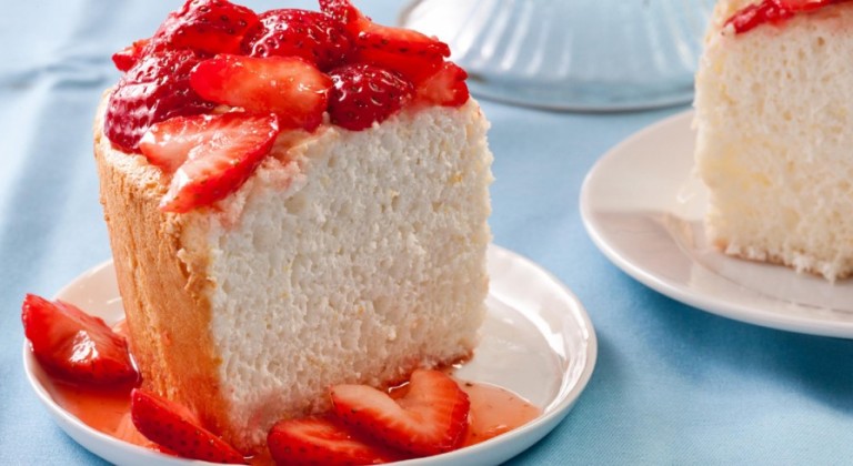 كيكة البرتقال مع الفراولة