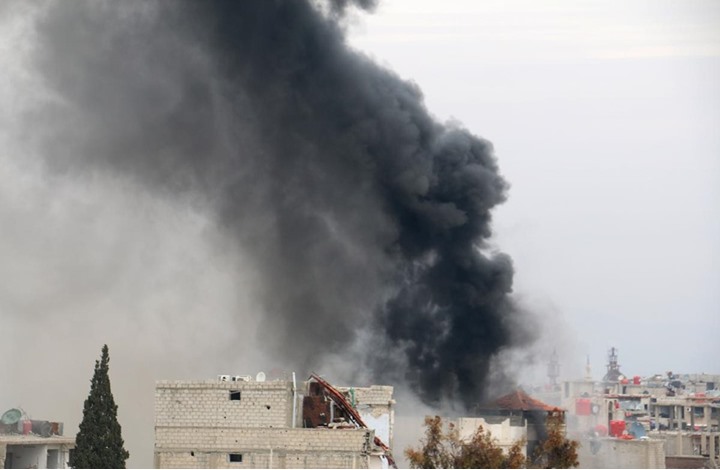 مقتل 4 أشخاص وإصابة العشرات نتيجة غازات سامة ألقتها قوات النظام السوري