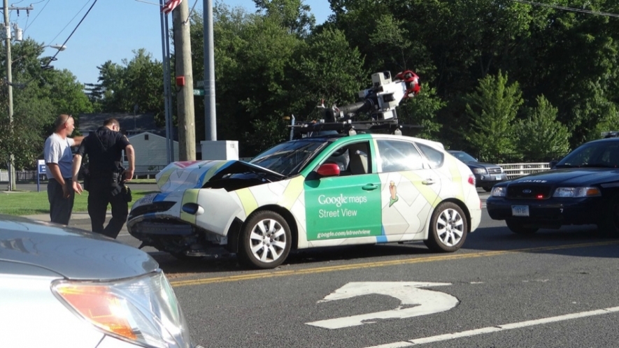 سيارة غوغل ذاتية القيادة تصطدم بحافلة ركاب