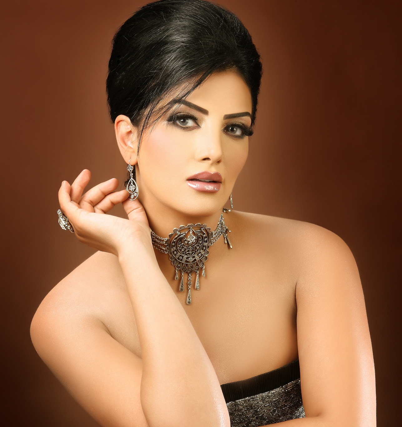 حورية فرغلي في حيرة.. ما السبب؟