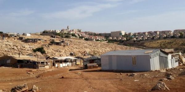 مصادرة خيمة للطلاب بتجمع أبو النوار شرق القدس