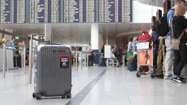 ابتكار حقائب سفر ذكية تتبع صاحبها