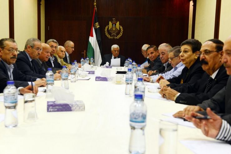 عشراوي تكشف ما تبقي من أسرار .. قرار الرئيس لا يقتصر على عدم الترشح "للتنفيذية"