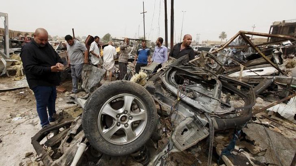 مقتل 9 مصلين إثر تفجير انتحاري نفسه بمسجد أبو غريب في العراق