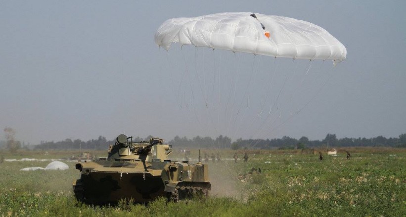 لأول مرة... مظليون روس في مصر