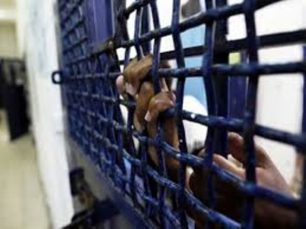 هيئة الأسرى: الأسير "نور الدين اعمر" يواصل إضرابه عن الطعام