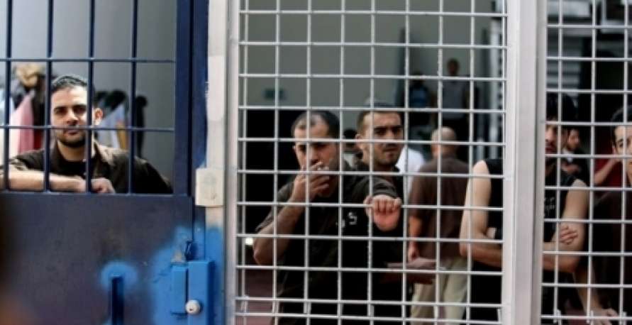 لأكثر من شهر.. الأسير أبو عفيفة يتعرّض لتحقيق قاسٍ