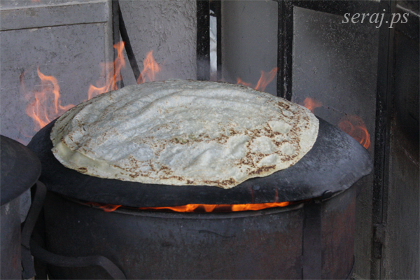 خبز الصاج والطابون.. تراث يزيّن موائد غزَّة