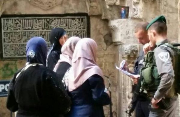الاحتلال يبعد زوجة أسير من القدس إلى الضفة