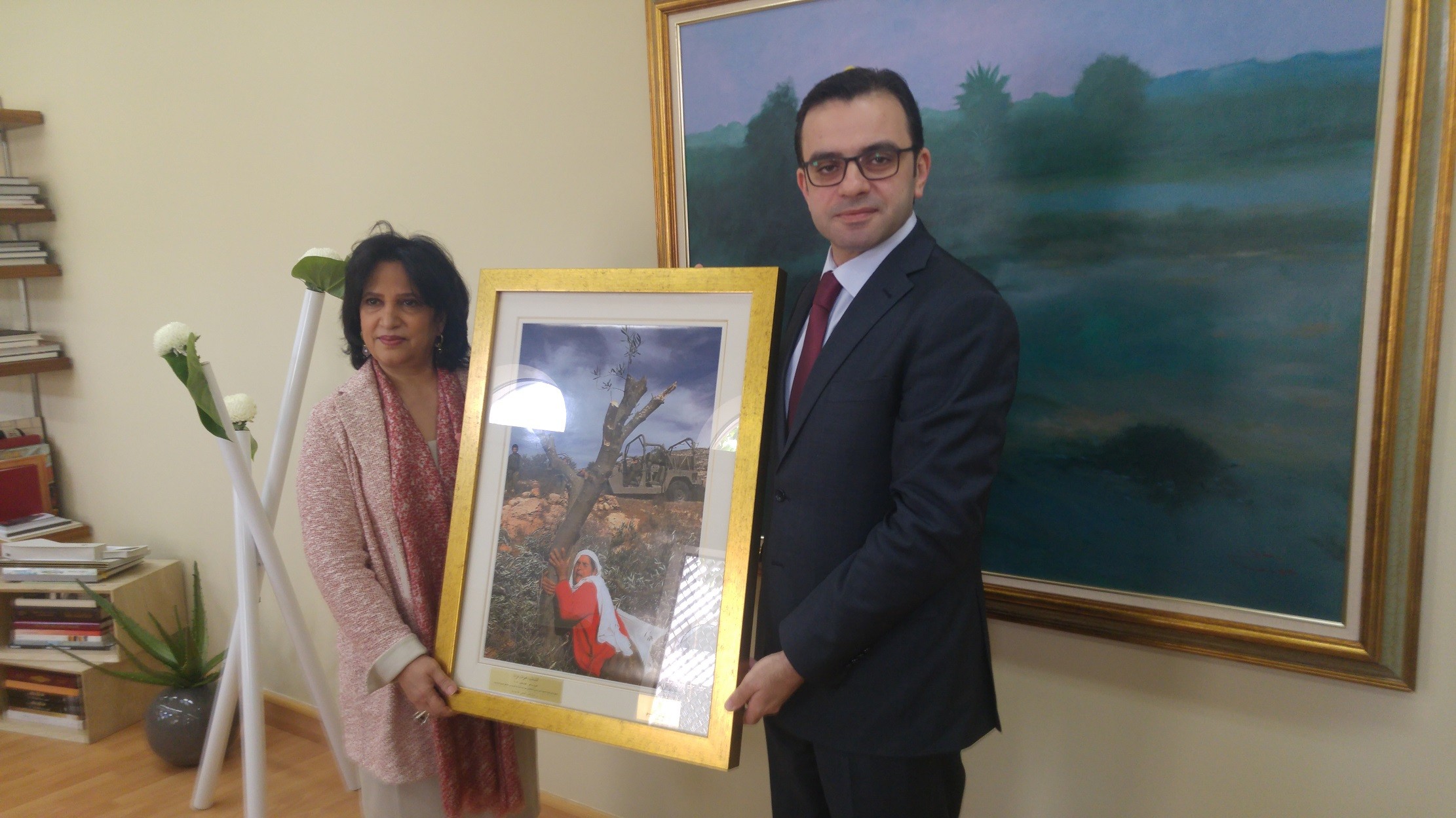 فلسطين والبحرين يتفقان على تعزيز التعاون الثقافي