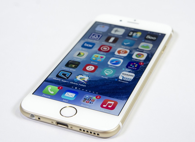 أبل : مشكلة زر القائمة الرئيسية هي ميزة وليست خلل