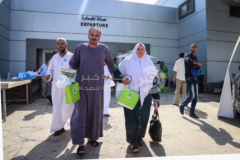 محدث: مغادرة عشر حافلات باتجاه الصالة المصرية واستمرار وصول العالقين