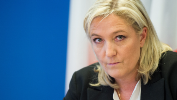 "برلمانيون أوروبيون" يصوتون لرفع الحصانة عن لوبان