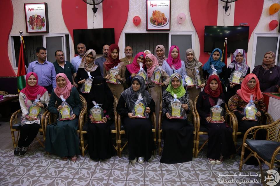 بالصور: سوا يحتفل مع أوائل الثانوية العامة برفح