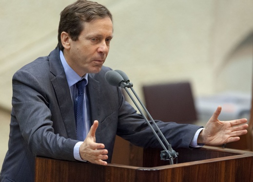 هيرتسوغ  : "على نتنياهو ويعالون شن حرب على غزة قبل فوات الاوان"