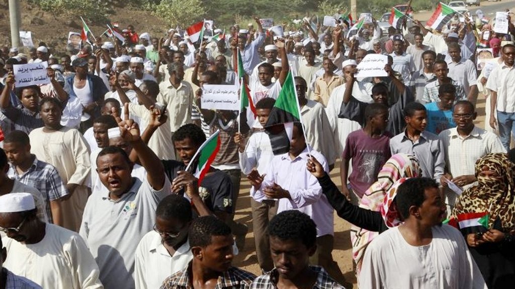 وزير الداخلية السوداني يكشف