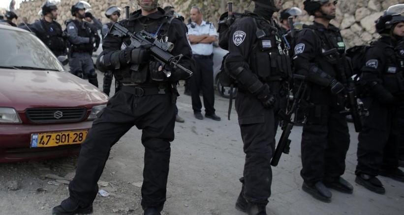 اعتقال فلسطيني بحوزته سكينين وقرآن في مستوطنة "كوخاف يعكوف"