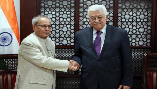 فلسطين والهند توقعان خمس اتفاقيات تعاون