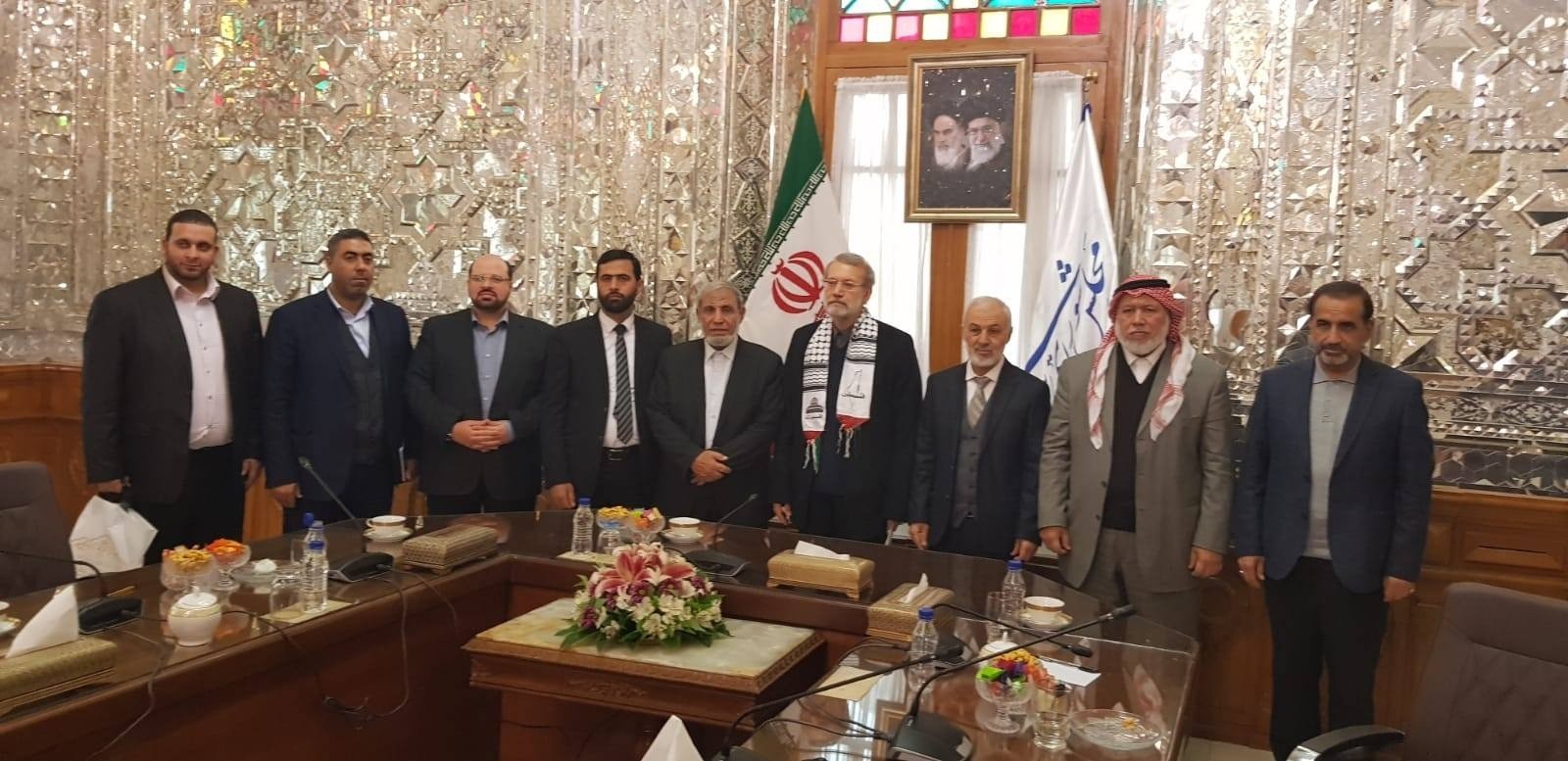 "حماس" تلتقي برئيس مجلس الشورى الإيراني في طهران