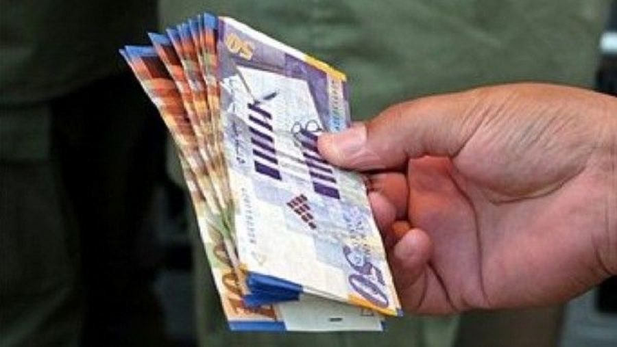 قطع رواتب 47 نائباً من حماس بالضفة