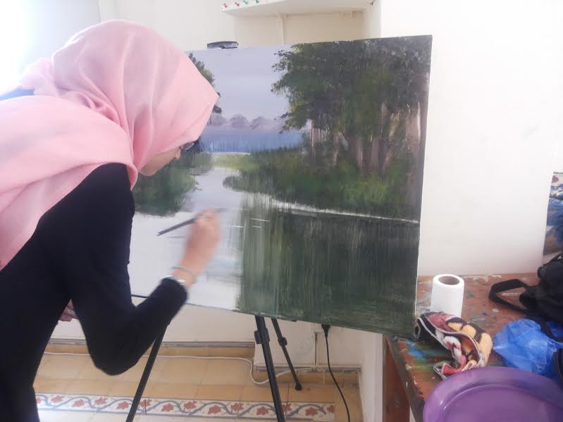 الفنون والحرف تنظم دورتين في مجال رسم الطبيعة وإكسسوارات الخرز