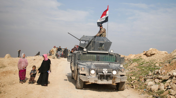 القوات العراقية تعزل الجانب الغربي من الموصل عن تلعفر