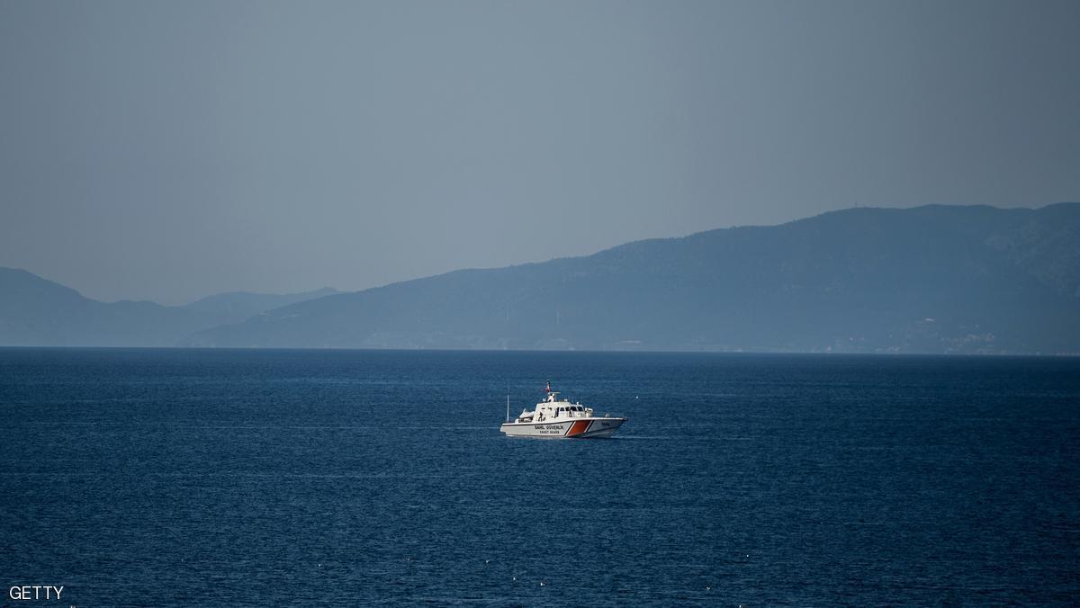 اليونان تقرر وقف ترحيل اللاجئين إلى تركيا