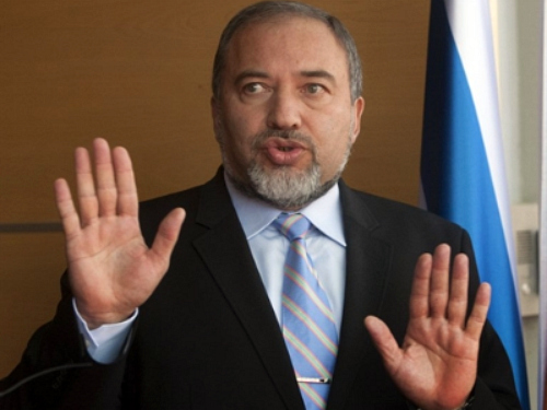 ليبرمان يهاجم فلسطينيي 48 ويصفهم بـ "الطابور الخامس"