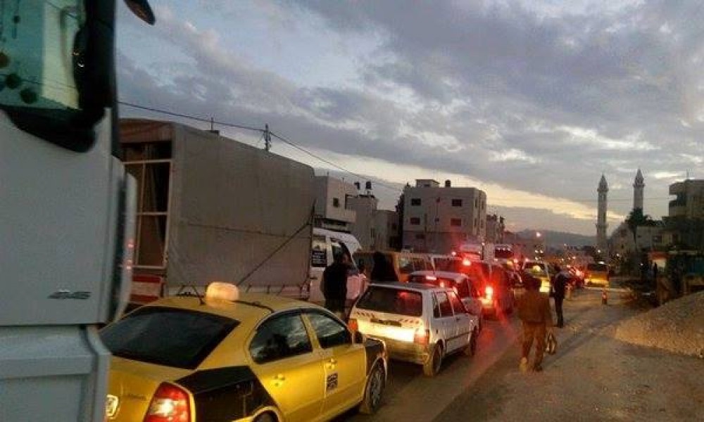 الاحتلال يغلق حاجز حوارة جنوب نابلس