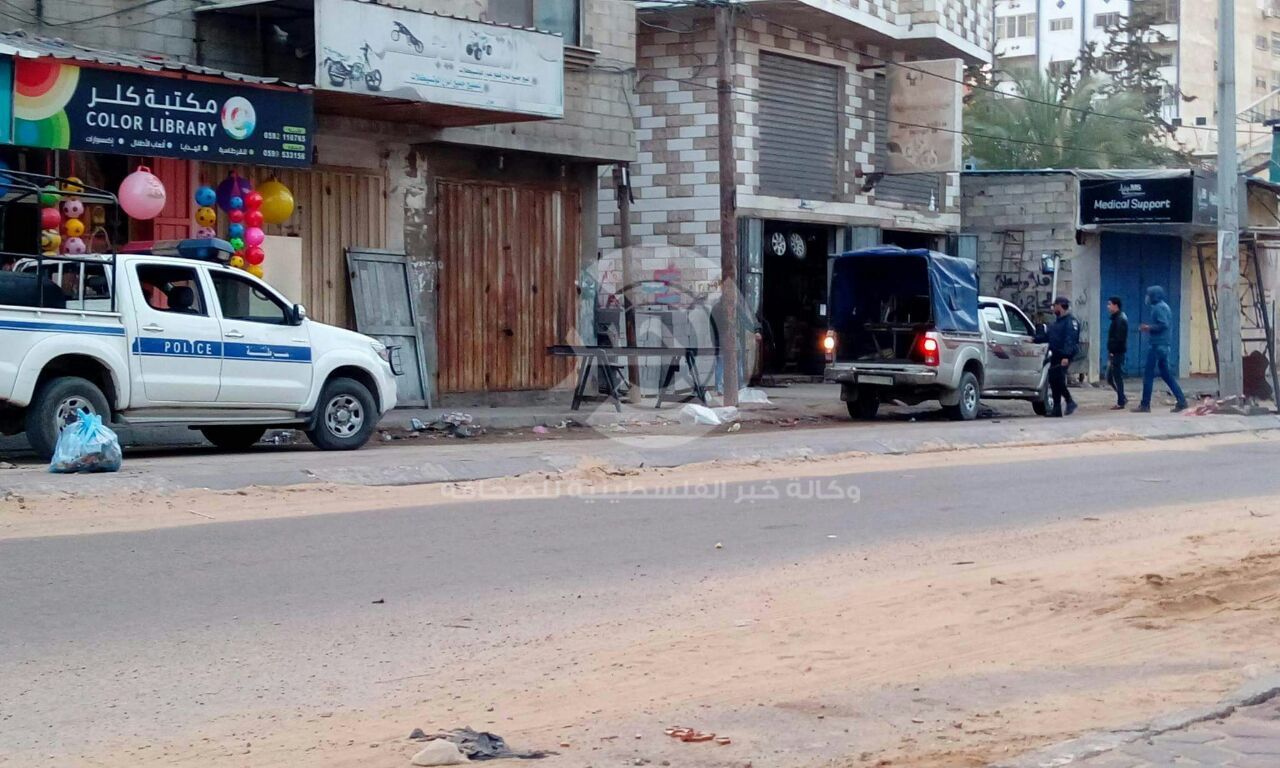 بالصور: شرطة المكافحة تداهم وكراً للمخدرات في شارع العيون وسط غزة