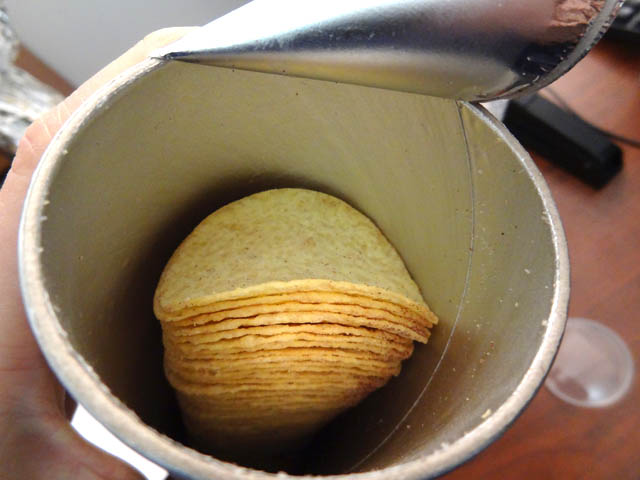 مفاجأة : " البرينجلز " ليست رقائق بطاطس وهذه المادة تسبب السرطان