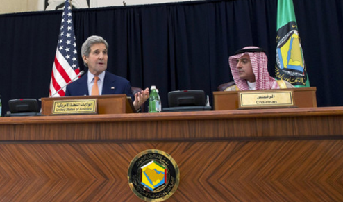 كيري: نقف مع السعودية أمام تهديد التمرد الحوثي في اليمن