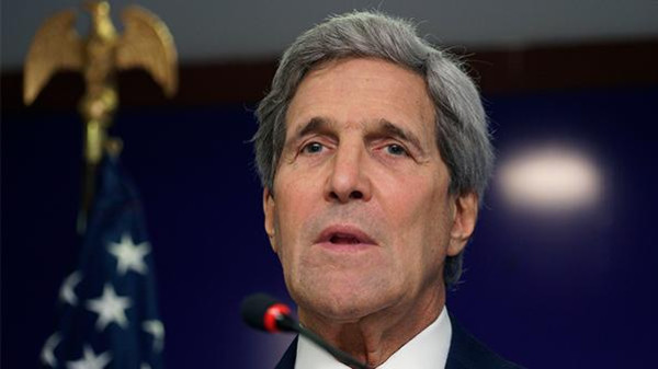 كيري يصل السعودية للقاء الملك سلمان