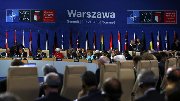 الناتو: نخاف على مدنيي حلب من السفن الروسية