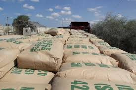 الإعلام العبري: إسرائيل توافق على استئناف تزويد قطاع غزة بالإسمنت