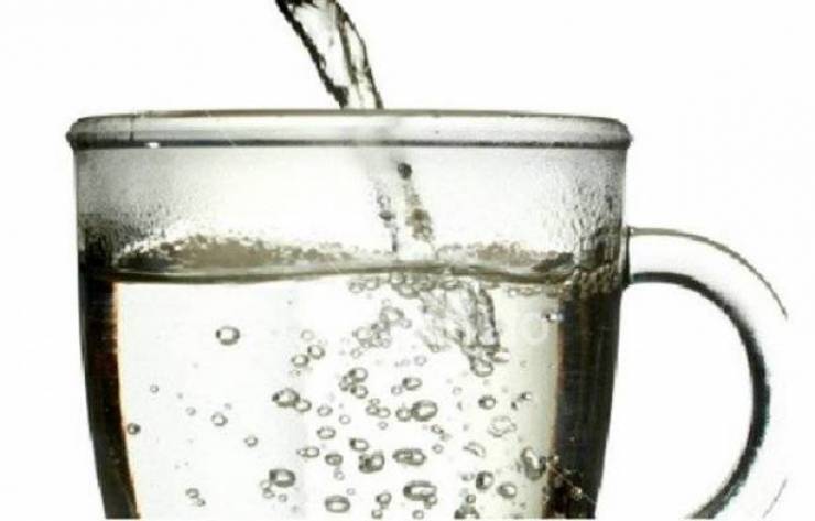 ما هو تأثير ﺍﻟﻤﺎﺀ ﺍﻟﺴﺎﺧﻦ ﻋﻠﻰ ﺍﻟﻤﻌﺪﺓ ﺍﻟﻔﺎﺭﻏﺔ؟!