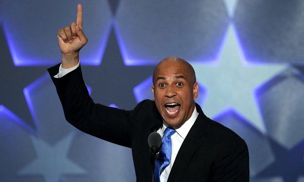 النائب الديمقراطي "بوكر" ينفي نيته الترشح للرئاسة الأمريكية القادمة