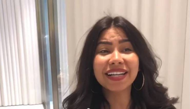 بالفيديو : شاهدوا ماذا تفعل شيرين عبد الوهاب قبل جلسة محاكمتها