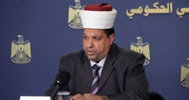 ادعيس يبحث ترتيبات سفر حجاج غزة مع السفير الشوبكي