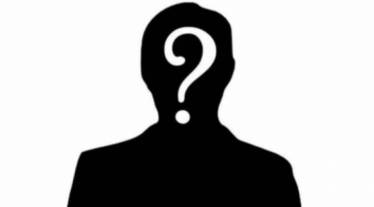 بالصورة : نجم شهير يطلق زوجته بعد زواج 22 عاماً بسبب ممثلة أخرى