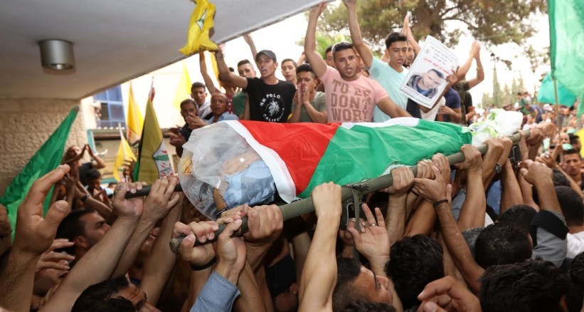جماهير غفيرة تشيع جثمان الشهيد جبريل في تقوع