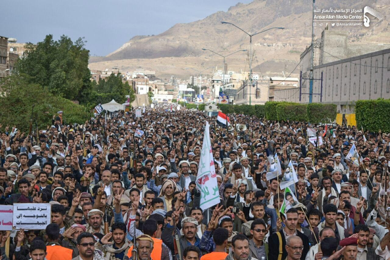 الآلاف يتظاهرون في صنعاء تنديدا بجرائم الاحتلال