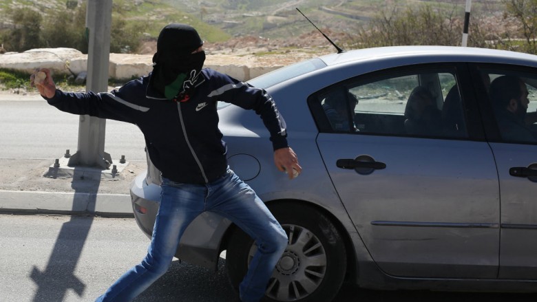 تعرض مركبات إسرائيلية للرشق بالحجارة جنوب بيت لحم