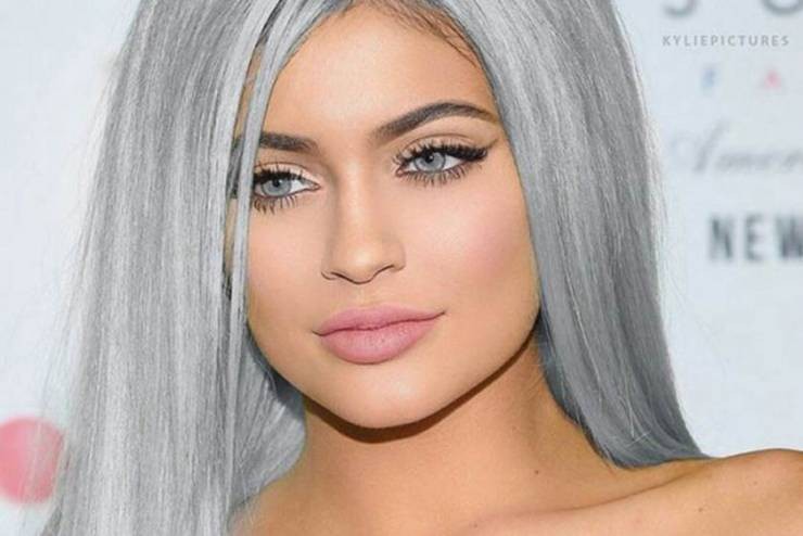 تغريدة النجمة الأمريكية كايلي جينر تكبد 'سناب' خسائر بقيمة 1.3 مليار دولار!