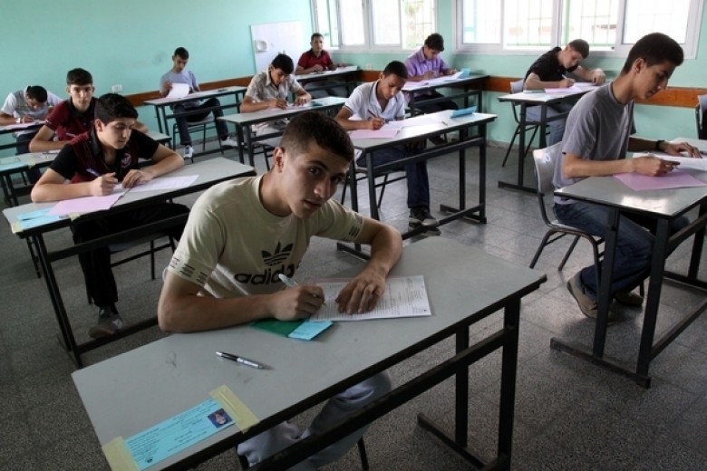 "التربية" تدعو طلاب الثانوية للالتزام بالدوام